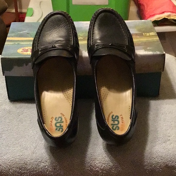 Black SAS Softie Shoes. - Picture 2 of 3